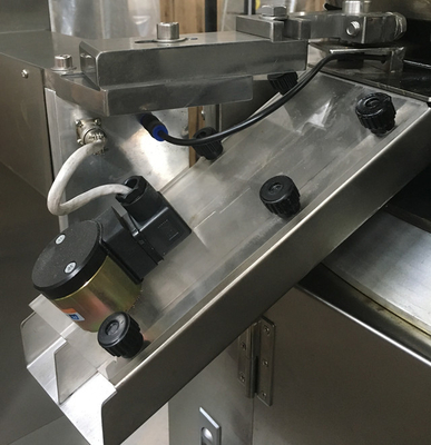 TIANHE Presse à comprimés à grande vitesse de forme ovale et ronde B Tooling Entièrement fermée fournisseur