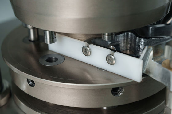 ZP5 Rotary Tablet Presss Machine Gravity Feeder GMP standard fournisseur