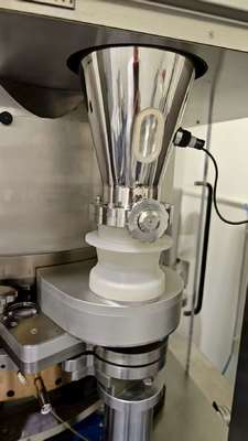 TIANHE Medicine, Foods,Chemical Tablet Full Automatic High Speed Tablet Press Machine fournisseur