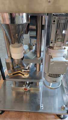 La série TIANHE DP est une machine de pressage de tablettes en acier inoxydable à frappe unique. fournisseur